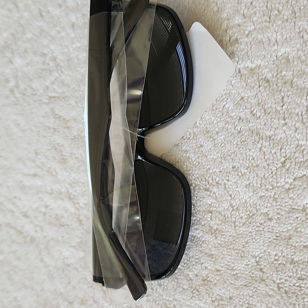 Ike Behar Sleek Black Plastic Sunglasses Men And Womens - Picture 2 of 2